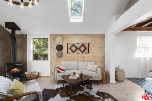 328 Topanga Canyon Blvd, Topanga CA  90290-3838 exterior