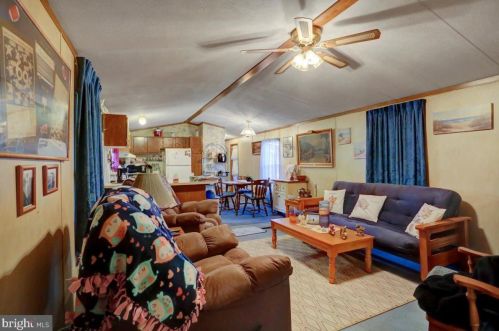 231 Shippensburg Mobile Est, Lees Cross Roads PA  17257-9526 exterior