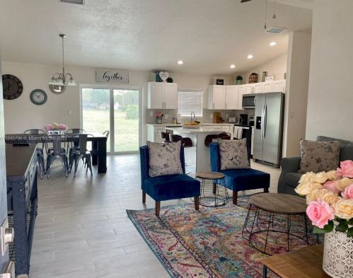 417 Cherry Tree Dr, Sebring FL  33876-6166 exterior
