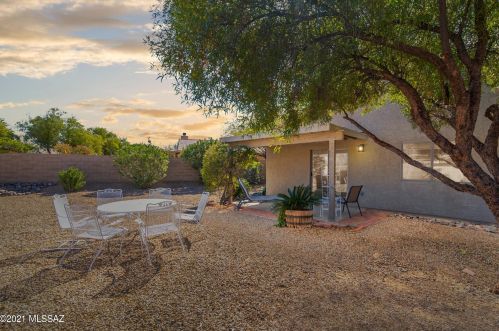 6242 Desert Laurel Ln, Tucson AZ 85757-7523 exterior