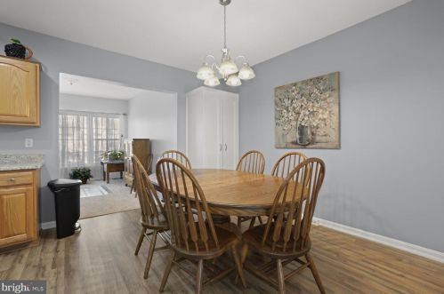 8806 Howland Pl, Bristow VA  20136-5708 exterior