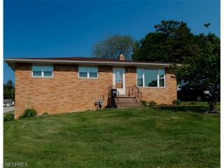 5281 Melody Ln, Willoughby, OH 44094-4368