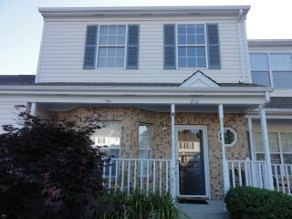 210 Durham Ct, Yorktown VA  23693-4577 exterior