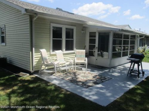 9 Carter Way, Bricktown, NJ 08723-7837