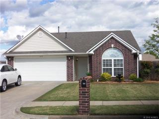 614 Cummings Ave, Bartlesville, OK 74006-1900