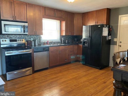 971 Keller Dr, Red Lion, PA 17356-9026