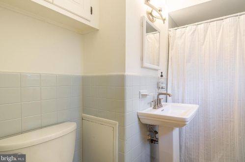 419 Hartford Dr, Riverton NJ  08077-4021 exterior