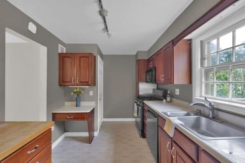 205 Woodland Ave, Glenshaw PA  15116-2010 exterior