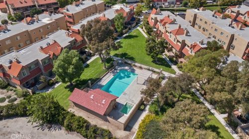 18006 River Cir, Santa Clarita CA  91387-5845 exterior