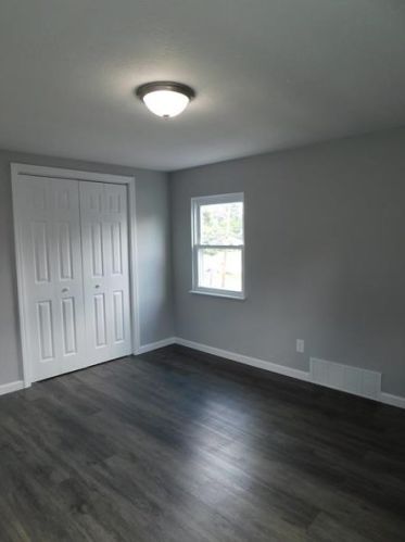 261 Montana Ave, New Kensington PA  15068-2985 exterior