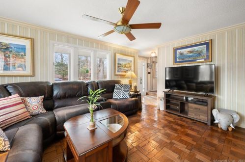 10 Lee Dr, Lyme CT  06371-2111 exterior