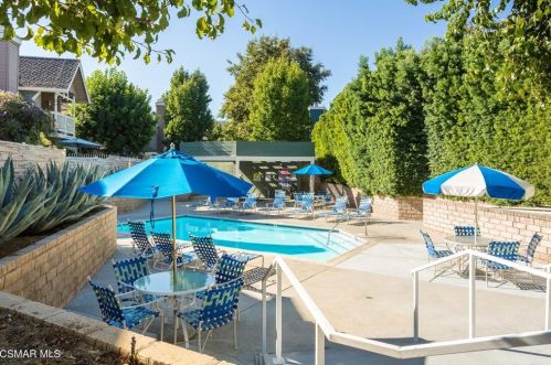 1806 Rory Ln, Simi Valley CA  93063-4363 exterior