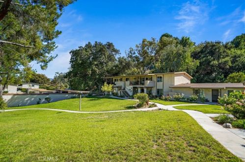 26351 Oak Plain Dr, Santa Clarita, CA 91321-1334