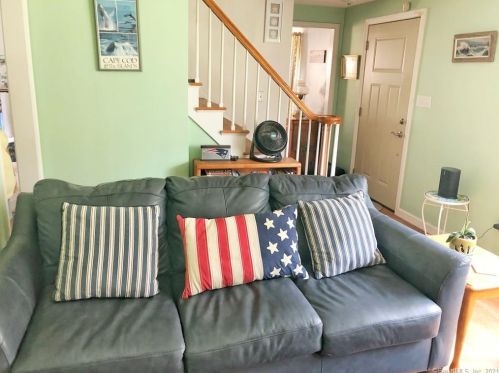 3 Hiram Ln, Bloomfield CT  06002-1224 exterior