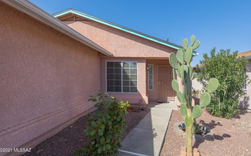 9041 Glenmont Dr, Tucson, AZ 85730-4865