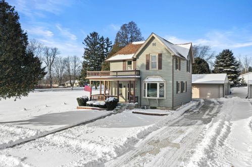 47 Russell Dr, Random Lake WI  53075-1770 exterior