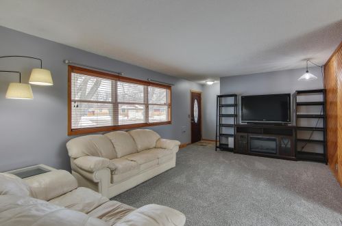 6715 61st Ave, Minneapolis, MN 55428-2918