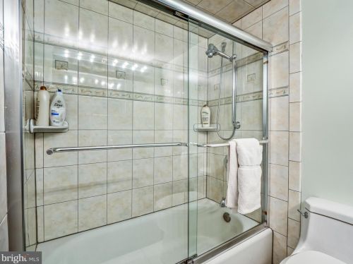 9210 Capricorn Ct, Springfield VA 22015-3513 exterior