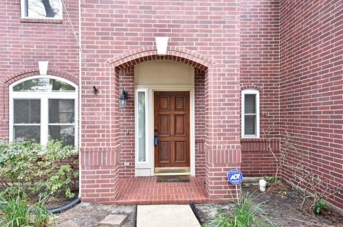 39 Shimmer Pond Pl, Conroe, TX 77385-3668