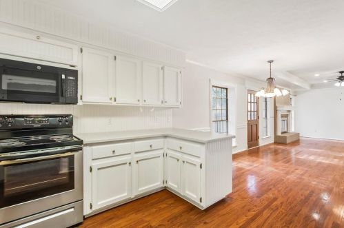 7108 Oak Frst Dr, Bryan TX 77808-6268 exterior