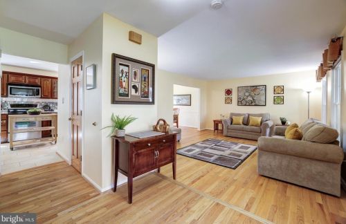 13601 Brass Harness Ct, Herndon VA  20171-3364 exterior