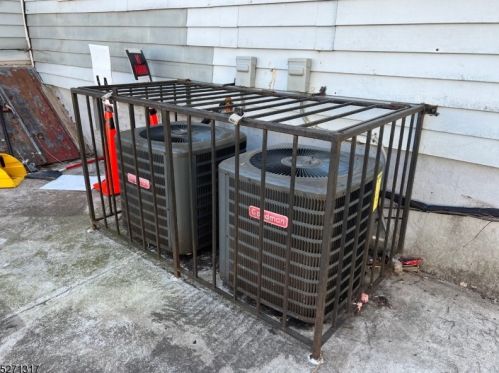 54 2 St, Newark NJ 07107-3106 exterior