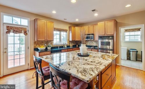 8701 Lords View Loop, Gainesville VA  20155-5806 exterior