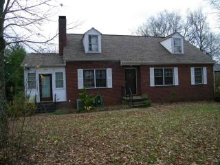 1804 Cedar Ln, Knoxville, TN 37918-2246
