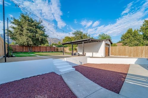 137 Altadena Dr, Altadena CA  91001-5104 exterior