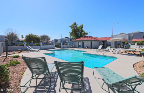 8610 67 Dr, Peoria AZ 85383-7103 exterior