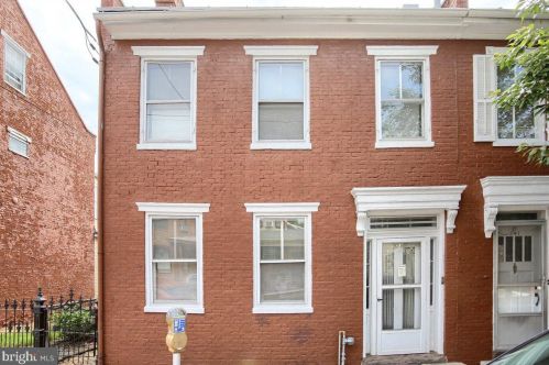 139 Pitt St, Carlisle PA  17013-2329 exterior