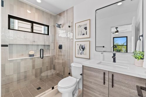 1855 Frankfort St, San Diego CA  92110-3514 exterior