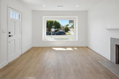 8042 Irvine Ave, North Hollywood CA  91605-1646 exterior