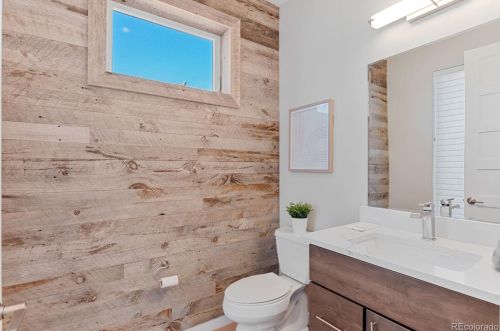 1140 Cook St, Denver CO 80205-5010 exterior