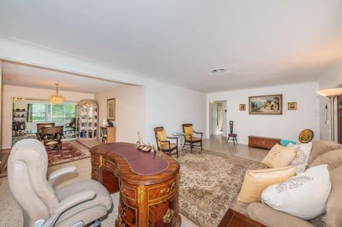 781 58th Ave, Saint Petersburg FL  33703-1601 exterior
