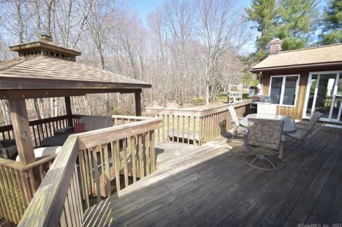 10 Chapman Rd, East Hampton CT  06424-1310 exterior