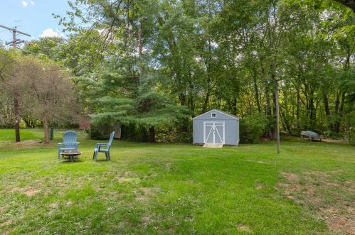 545 Quaker Ln, Hyde Park NY  12538-3011 exterior