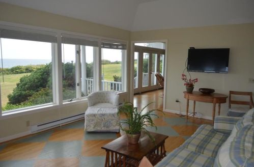 250 Ocean Rd, South Kingstown RI  02882-1346 exterior