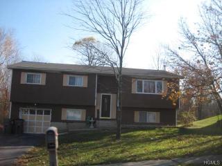 105 Rolling Meadows Rd, Middletown, NY 10940-2609