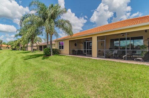 16143 Amethyst Key Dr, Wimauma FL  33598-4027 exterior