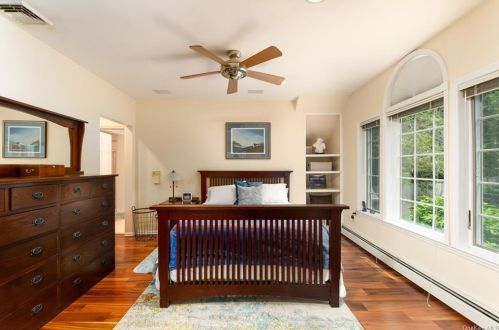 10 Osage Dr, Crotonville NY  10562-3815 exterior