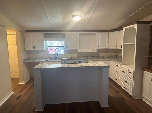 4934 Shadyglen Dr, Lakeland FL  33810-2642 exterior