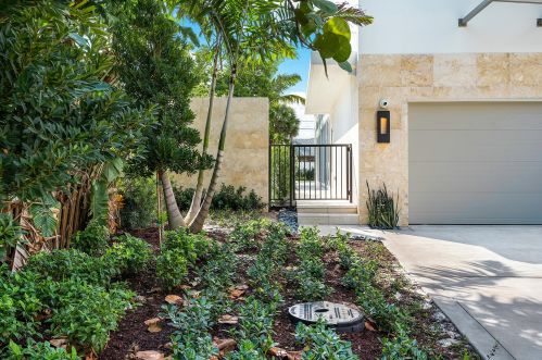 724 Lake Ave, Delray Beach FL  33483-5928 exterior