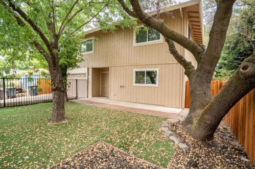 7600 Mcconnel Dr, Citrus Heights CA  95610-2606 exterior