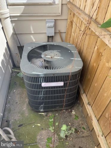 2638 Cedar St, Philadelphia PA  19125-2334 exterior