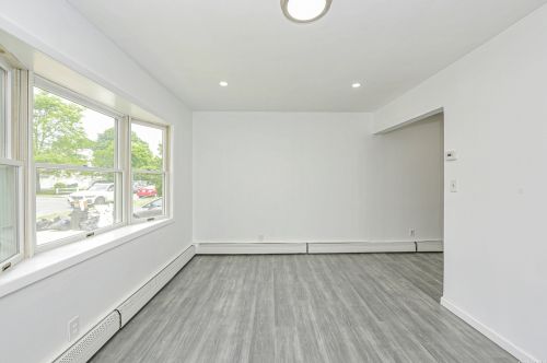 23 Cedar St, Central Islip NY  11722-4139 exterior