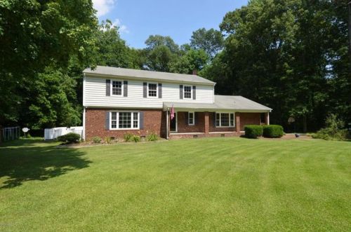 2649 Brookwood Rd, Kinston, NC 28504-7509