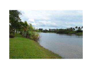 18049 30th Ct, Hollywood FL  33029-5511 exterior