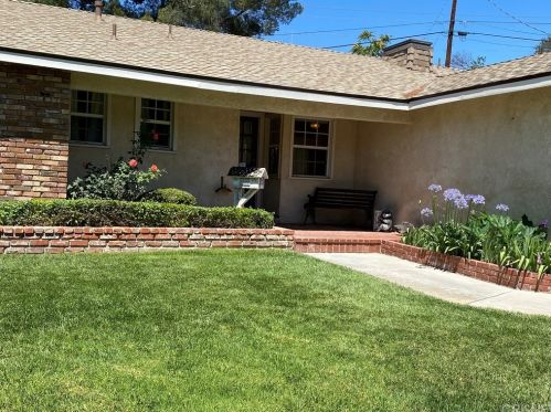 24421 Shadeland Dr, Santa Clarita CA  91321-3616 exterior