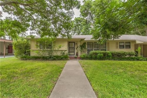 1107 Chambers St, Cleburne, TX 76031-5106